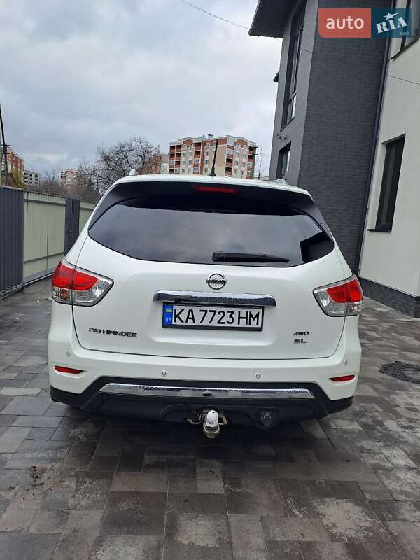 Позашляховик / Кросовер Nissan Pathfinder 2015 в Києві