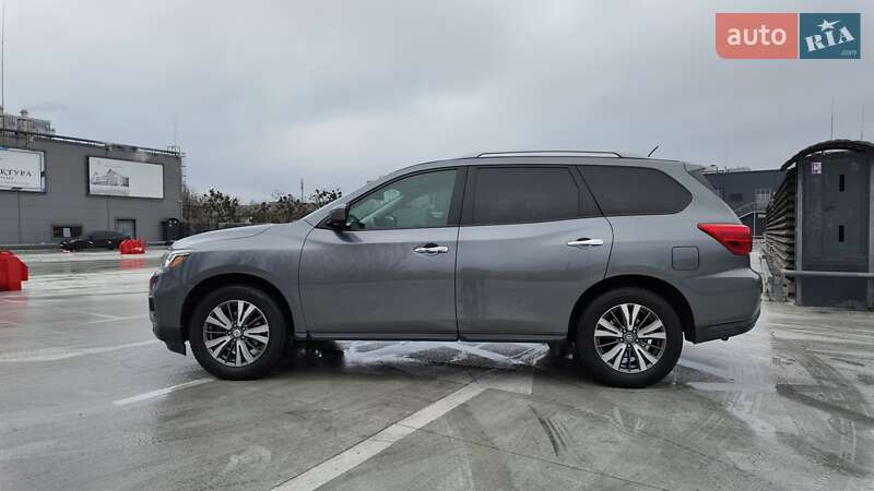 Внедорожник / Кроссовер Nissan Pathfinder 2016 в Киеве