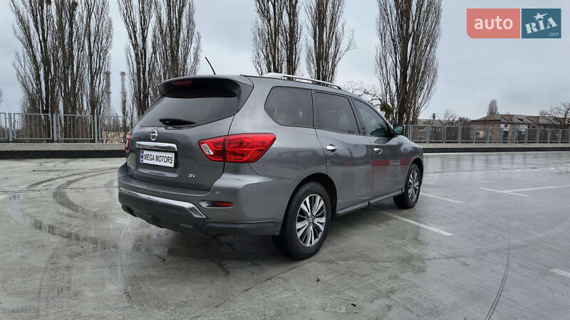 Внедорожник / Кроссовер Nissan Pathfinder 2016 в Киеве