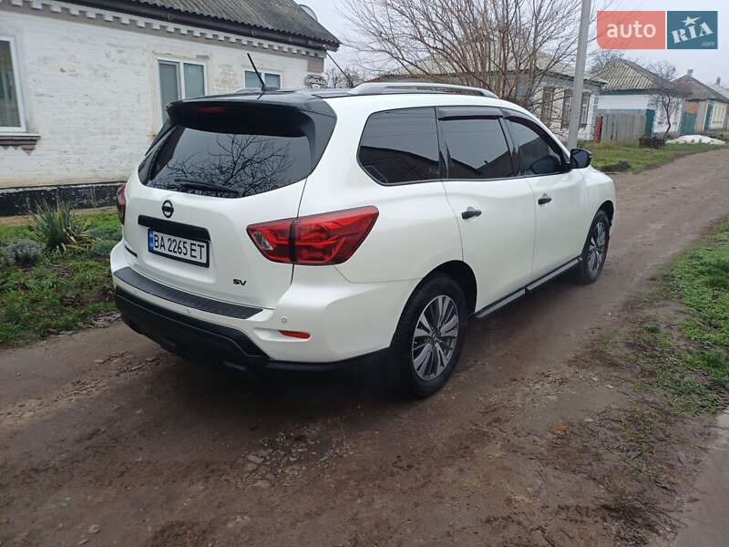 Позашляховик / Кросовер Nissan Pathfinder 2017 в Олександрії фото 17 Позашляховик / Кросовер Nissan Pathfinder 2017 в Олександрії