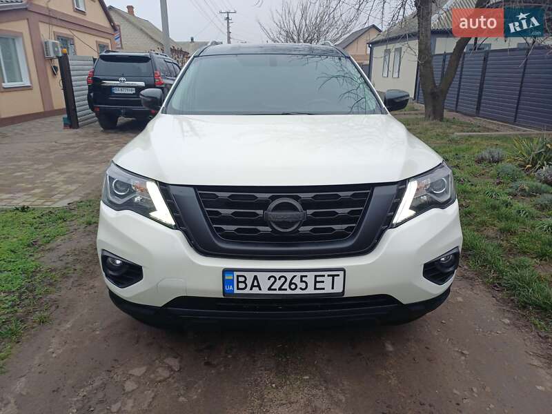 Позашляховик / Кросовер Nissan Pathfinder 2017 в Олександрії фото 24 Позашляховик / Кросовер Nissan Pathfinder 2017 в Олександрії