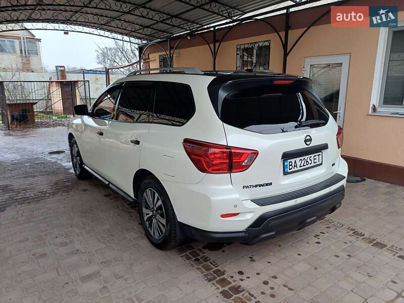 Позашляховик / Кросовер Nissan Pathfinder 2017 в Олександрії фото 20 Позашляховик / Кросовер Nissan Pathfinder 2017 в Олександрії
