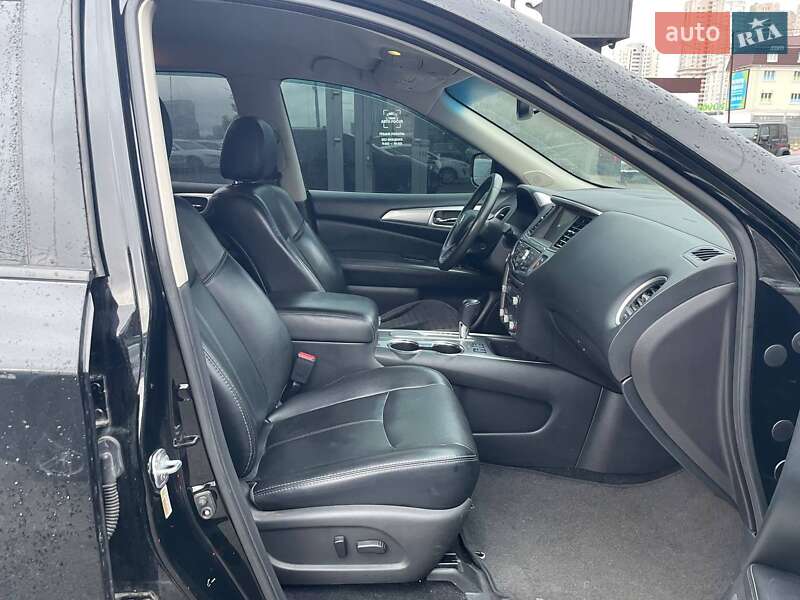 Позашляховик / Кросовер Nissan Pathfinder 2016 в Києві