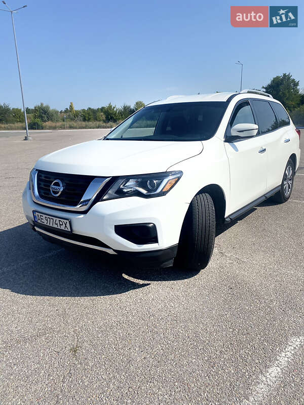 Внедорожник / Кроссовер Nissan Pathfinder 2019 в Днепре