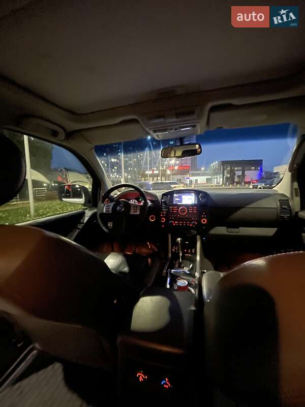 Позашляховик / Кросовер Nissan Pathfinder 2012 в Києві