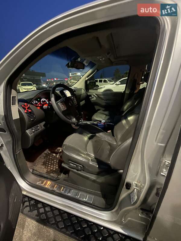 Позашляховик / Кросовер Nissan Pathfinder 2012 в Києві