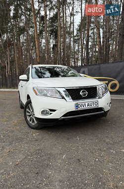 Внедорожник / Кроссовер Nissan Pathfinder 2016 в Киеве