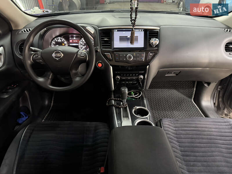 Позашляховик / Кросовер Nissan Pathfinder 2016 в Полтаві