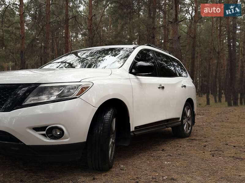 Внедорожник / Кроссовер Nissan Pathfinder 2013 в Павлограде