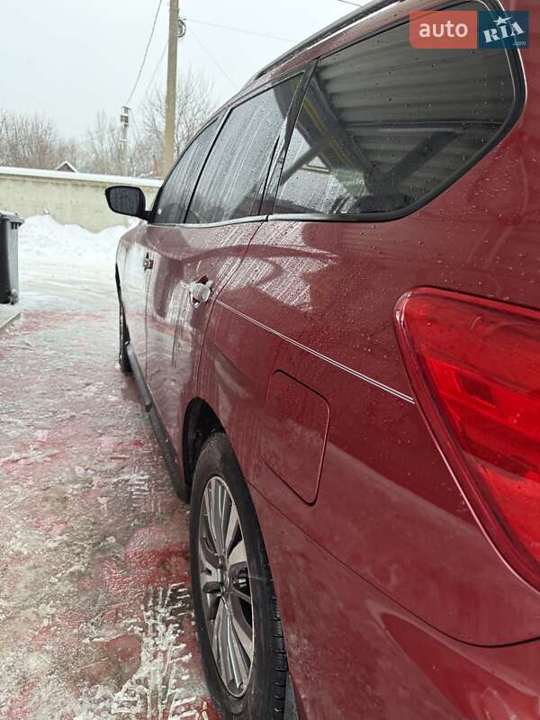 Внедорожник / Кроссовер Nissan Pathfinder 2016 в Ужгороде фото 15 Внедорожник / Кроссовер Nissan Pathfinder 2016 в Ужгороде