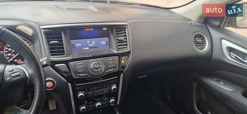 Внедорожник / Кроссовер Nissan Pathfinder 2017 в Одессе