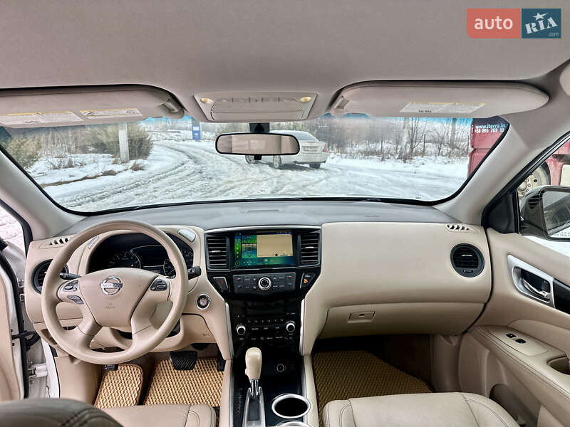 Внедорожник / Кроссовер Nissan Pathfinder 2015 в Черновцах