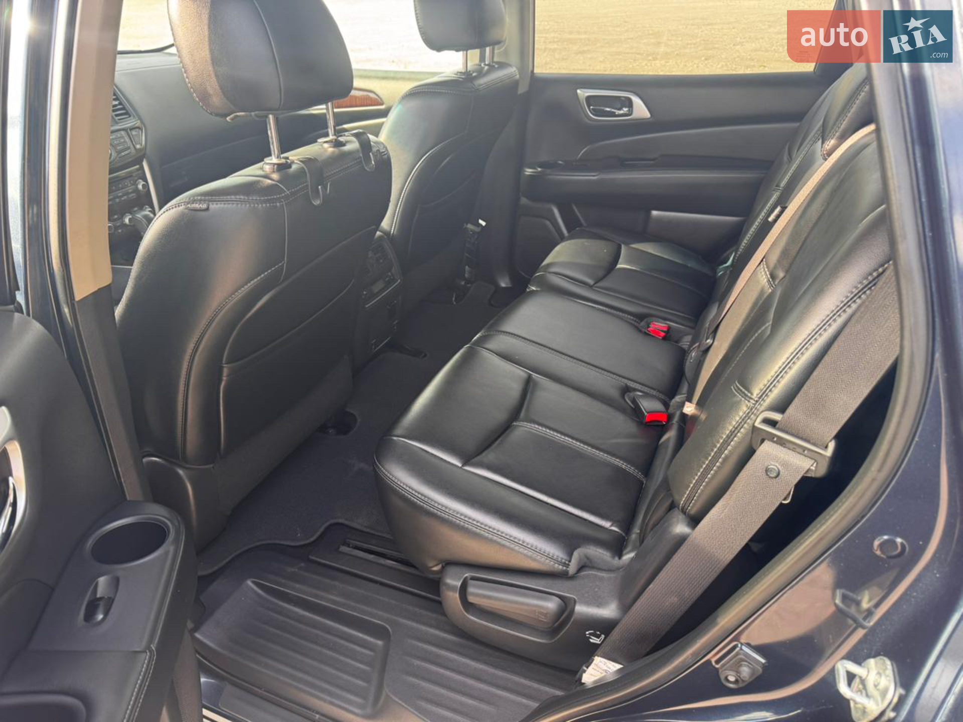 2016 Nissan Pathfinder - мініатюра 22