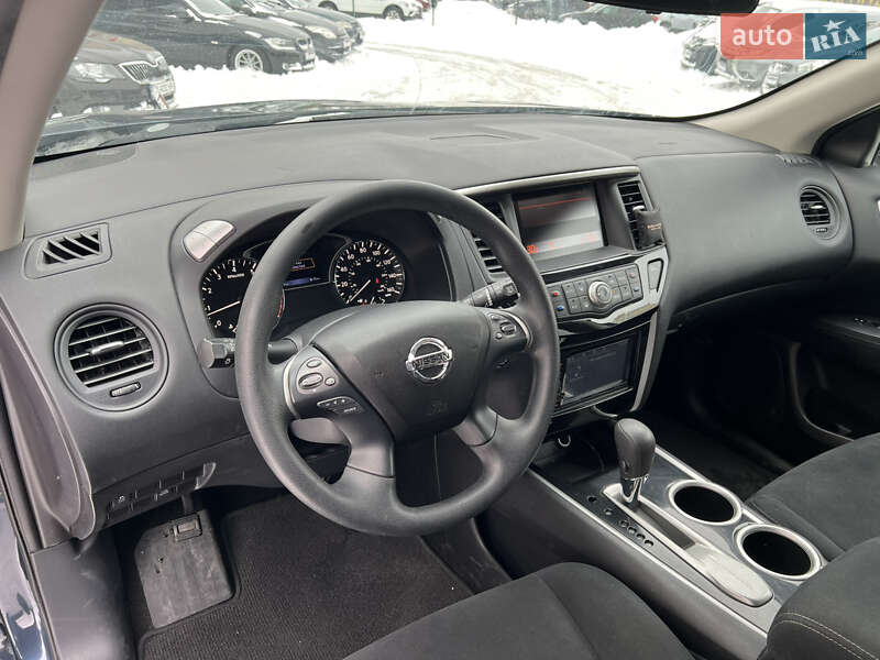 Внедорожник / Кроссовер Nissan Pathfinder 2016 в Киеве