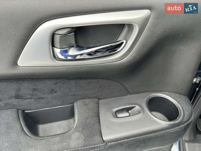 Внедорожник / Кроссовер Nissan Pathfinder 2016 в Киеве