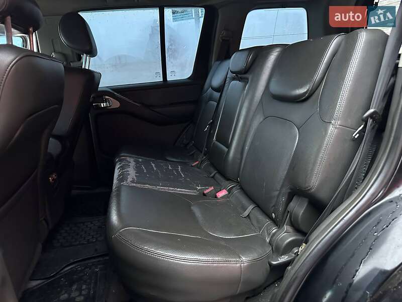 Внедорожник / Кроссовер Nissan Pathfinder 2006 в Киеве