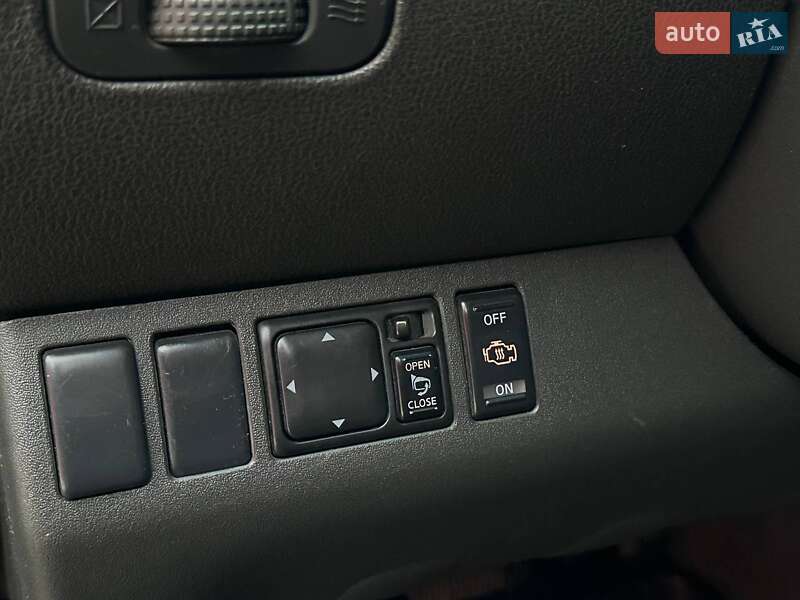 Внедорожник / Кроссовер Nissan Pathfinder 2006 в Киеве