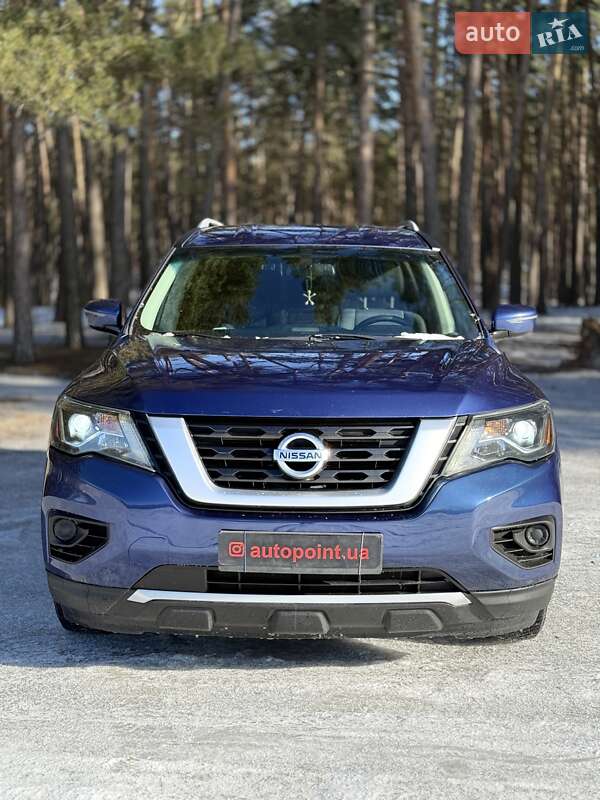 Внедорожник / Кроссовер Nissan Pathfinder 2017 в Сумах
