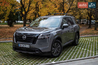 Внедорожник / Кроссовер Nissan Pathfinder 2021 в Ровно