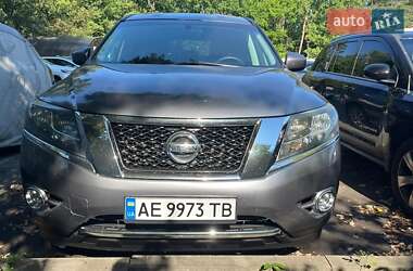 Позашляховик / Кросовер Nissan Pathfinder 2015 в Дніпрі