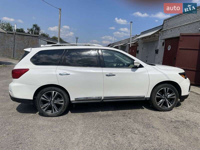 Внедорожник / Кроссовер Nissan Pathfinder 2019 в Запорожье