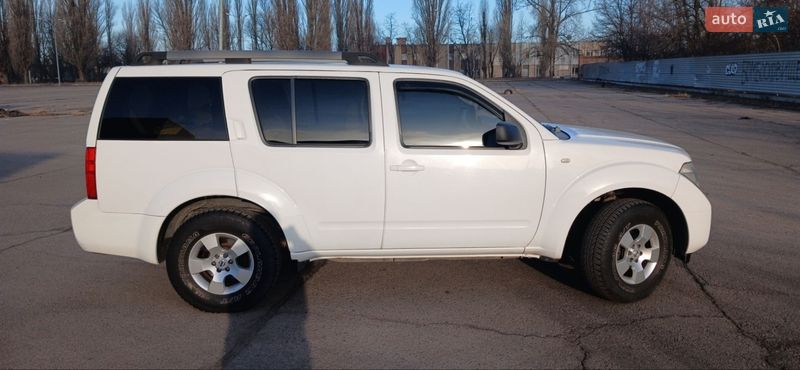 Внедорожник / Кроссовер Nissan Pathfinder 2007 в Черкассах