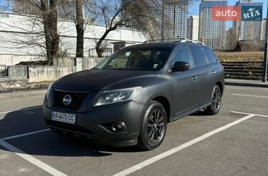 Внедорожник / Кроссовер Nissan Pathfinder 2015 в Киеве