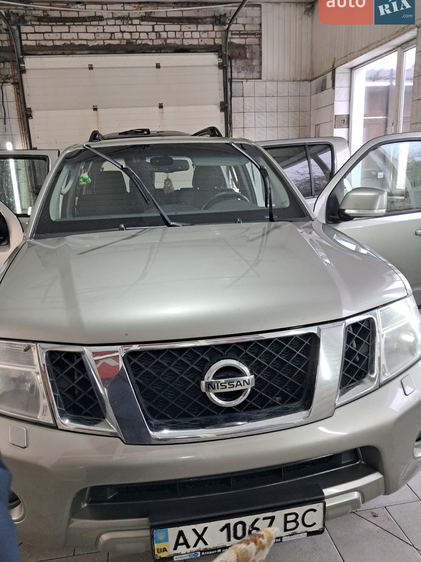 2011 Nissan Pathfinder - фото 1