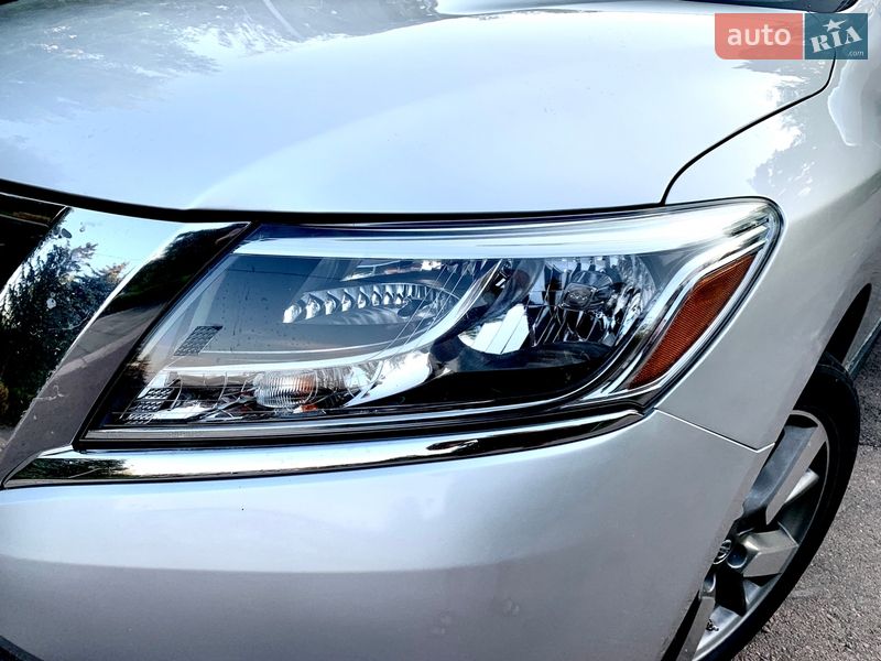 Позашляховик / Кросовер Nissan Pathfinder 2014 в Житомирі