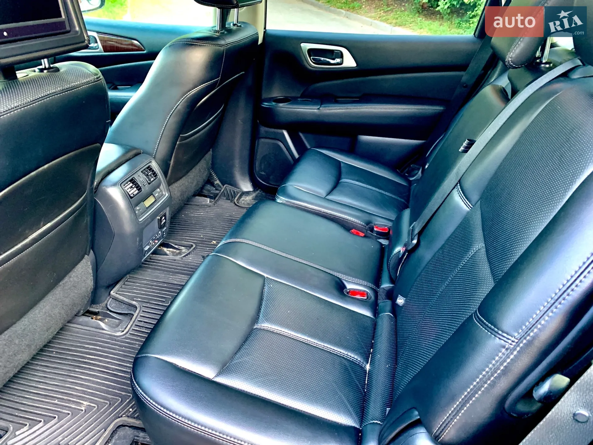 2014 Nissan Pathfinder - мініатюра 21