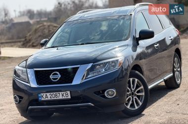Позашляховик / Кросовер Nissan Pathfinder 2015 в Ратному