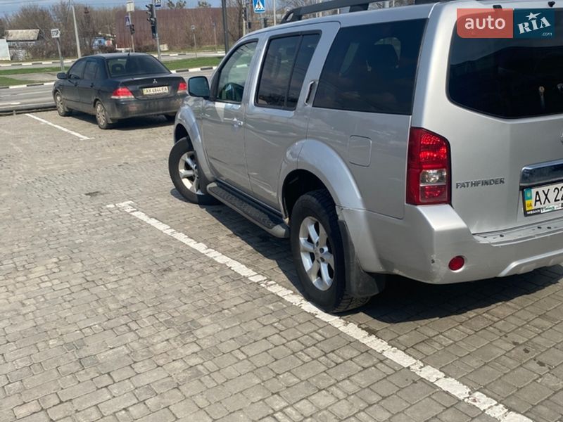 Позашляховик / Кросовер Nissan Pathfinder 2012 в Харкові