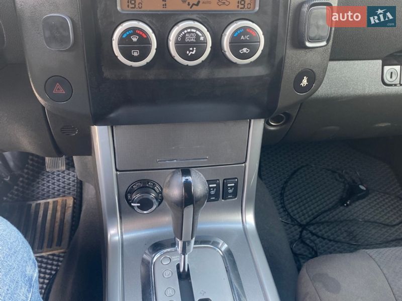 Позашляховик / Кросовер Nissan Pathfinder 2012 в Харкові