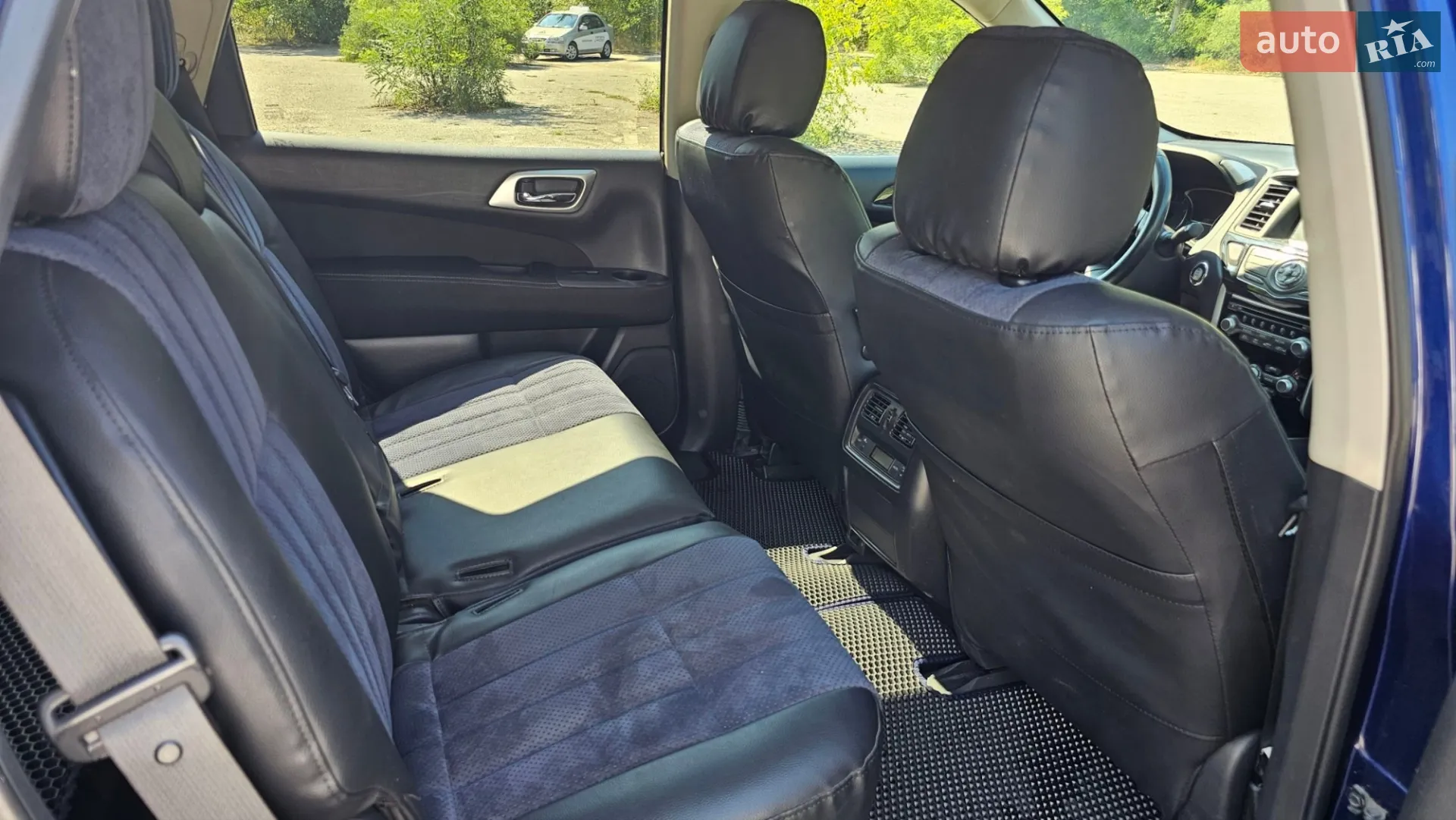 2016 Nissan Pathfinder - мініатюра 14