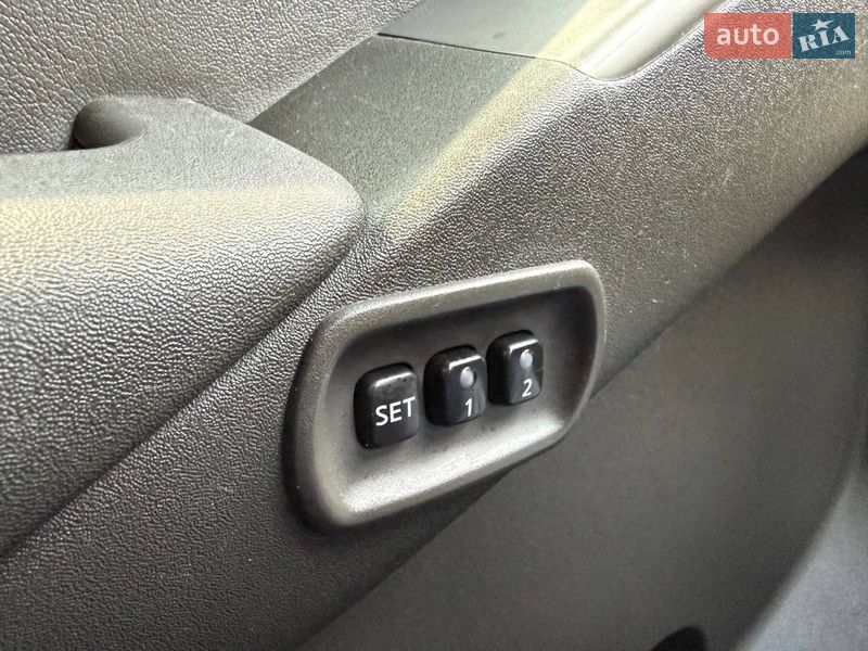 Внедорожник / Кроссовер Nissan Pathfinder 2006 в Днепре