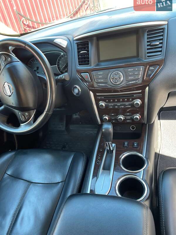 Внедорожник / Кроссовер Nissan Pathfinder 2016 в Тернополе фото 9 Внедорожник / Кроссовер Nissan Pathfinder 2016 в Тернополе
