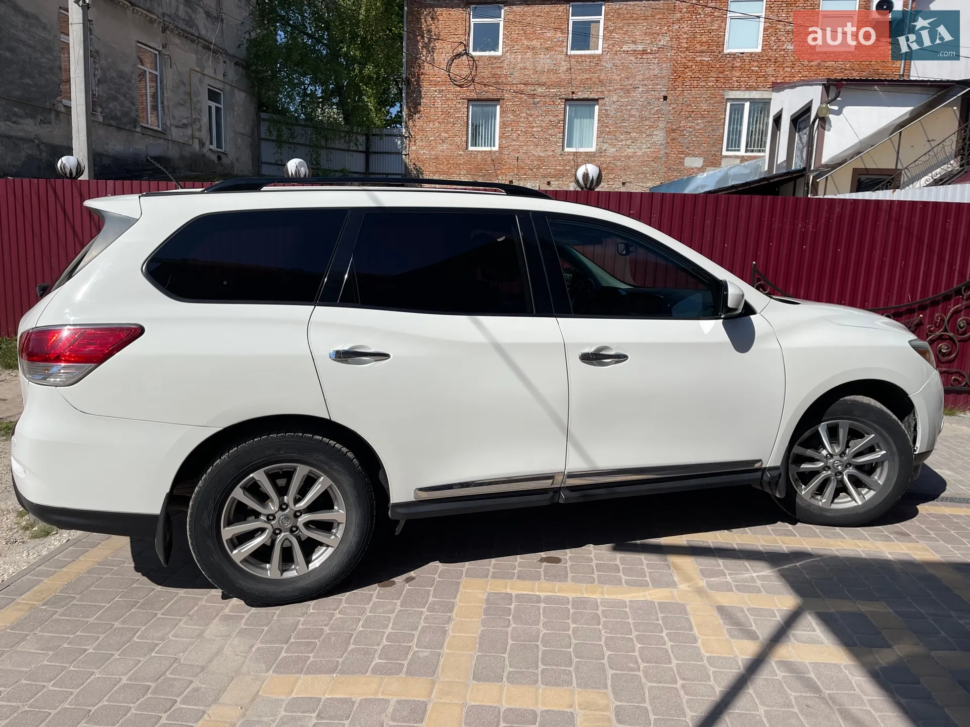 2016 Nissan Pathfinder - мініатюра 11