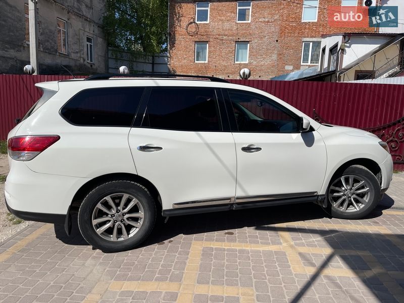 Внедорожник / Кроссовер Nissan Pathfinder 2016 в Тернополе фото 11 Внедорожник / Кроссовер Nissan Pathfinder 2016 в Тернополе