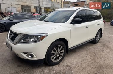 Позашляховик / Кросовер Nissan Pathfinder 2015 в Києві