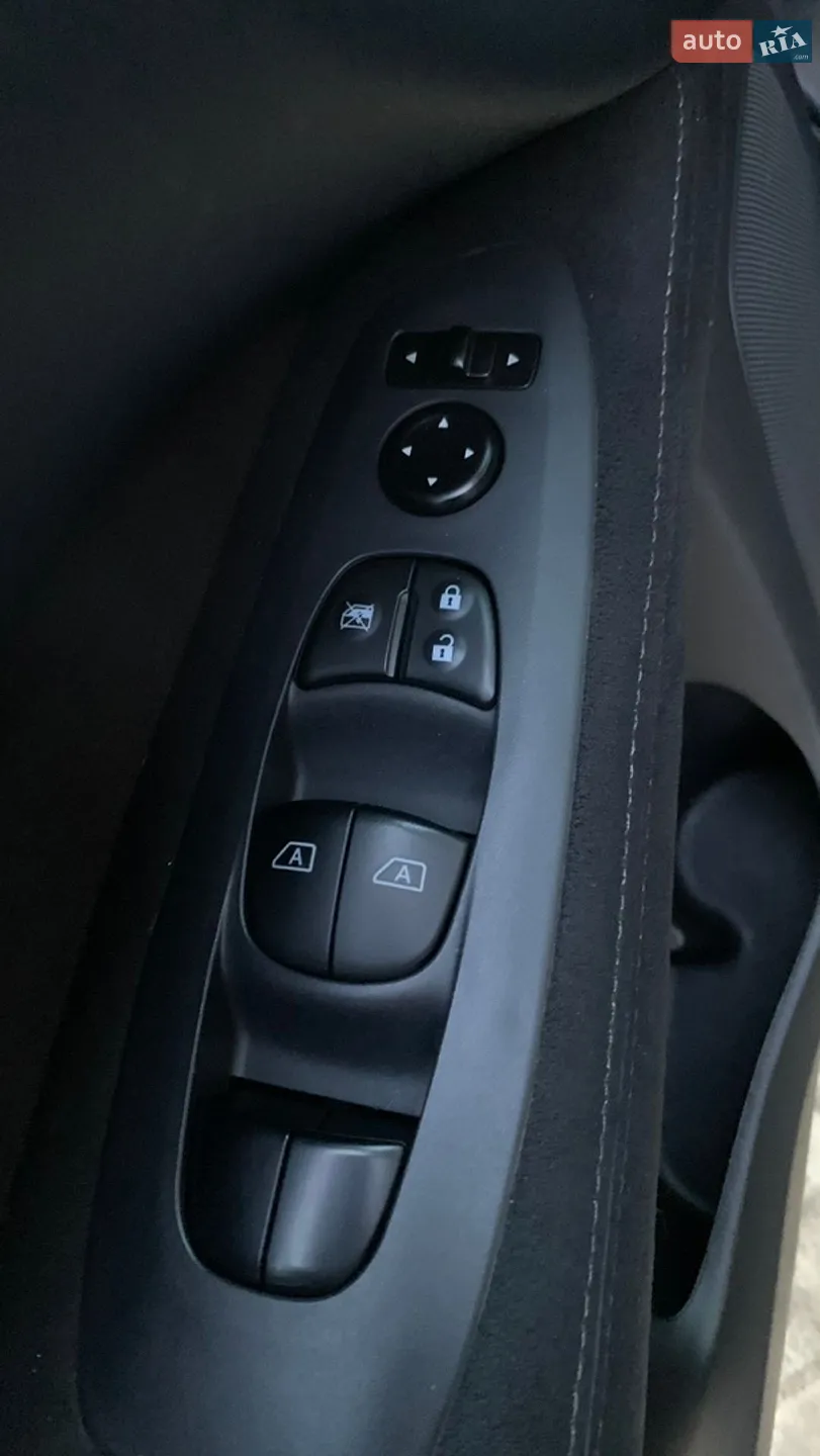2015 Nissan Pathfinder - мініатюра 13