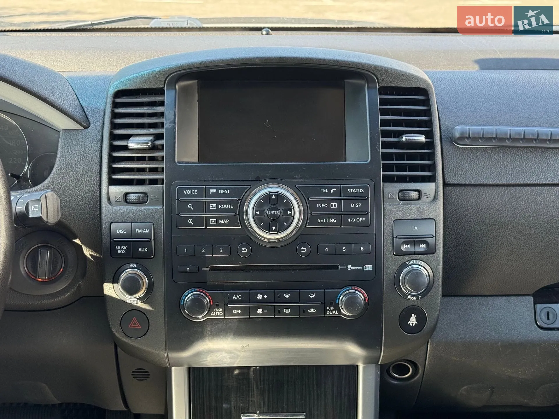 2011 Nissan Pathfinder - мініатюра 13
