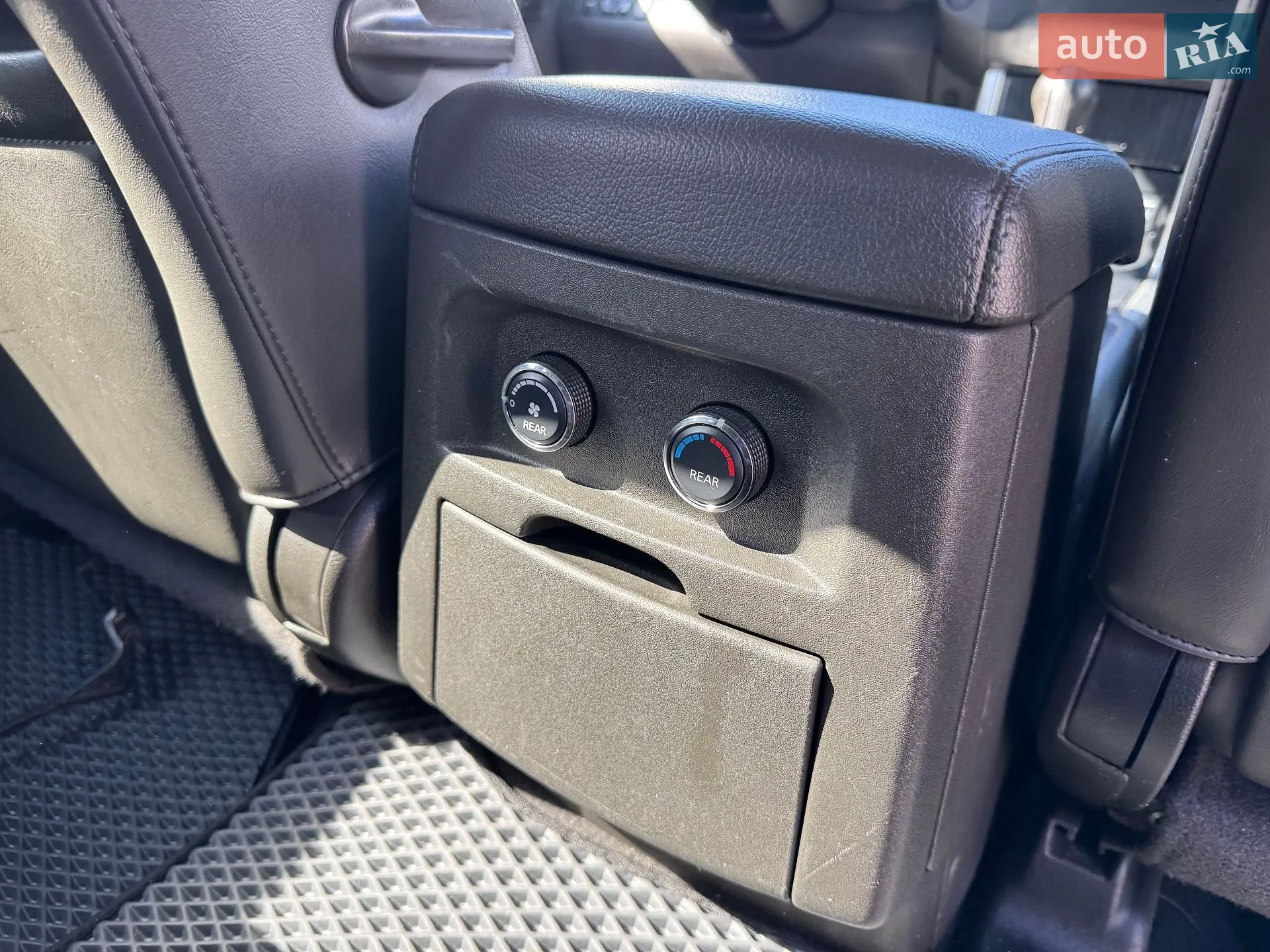 2011 Nissan Pathfinder - мініатюра 32