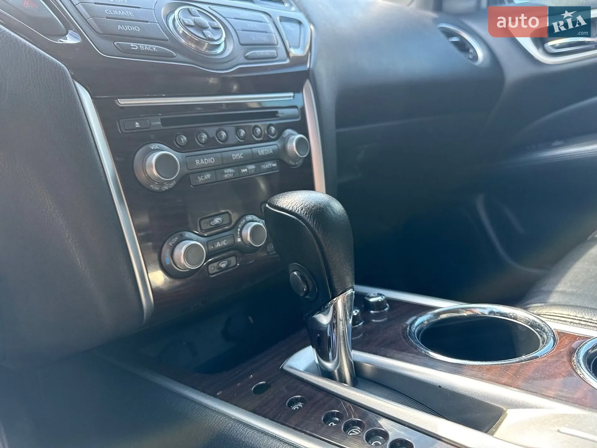 2016 Nissan Pathfinder - мініатюра 13