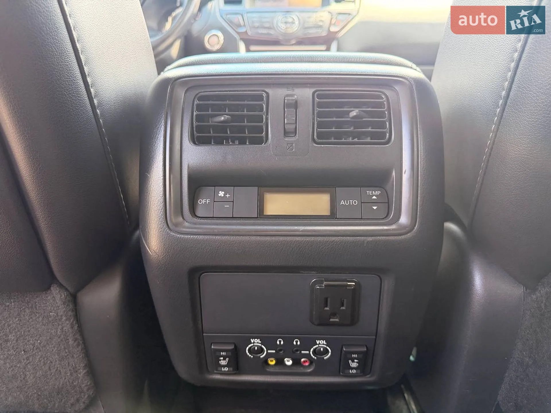 2013 Nissan Pathfinder - мініатюра 28