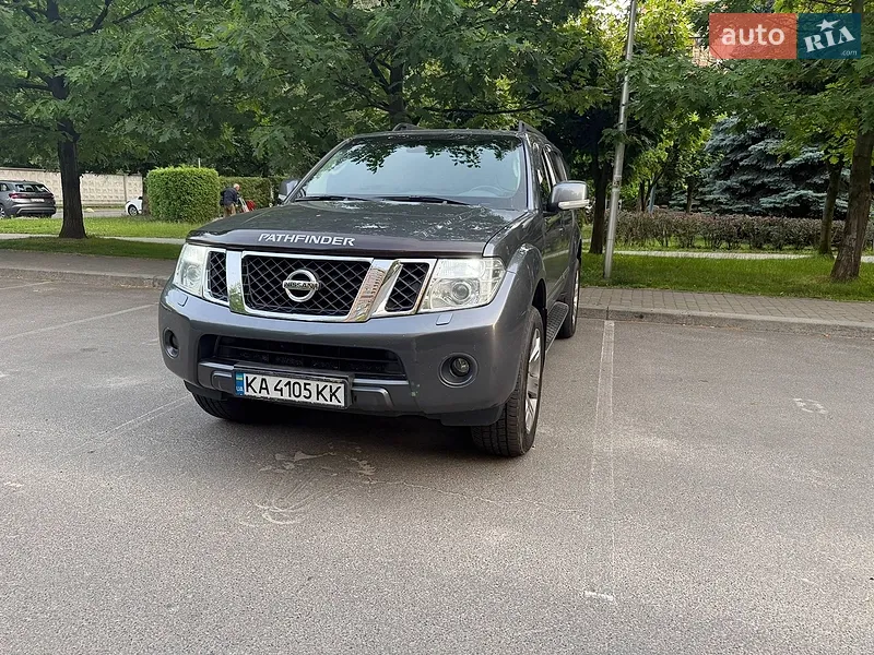 Nissan Pathfinder 2011