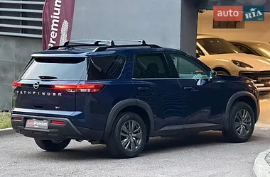 Nissan Pathfinder 2022