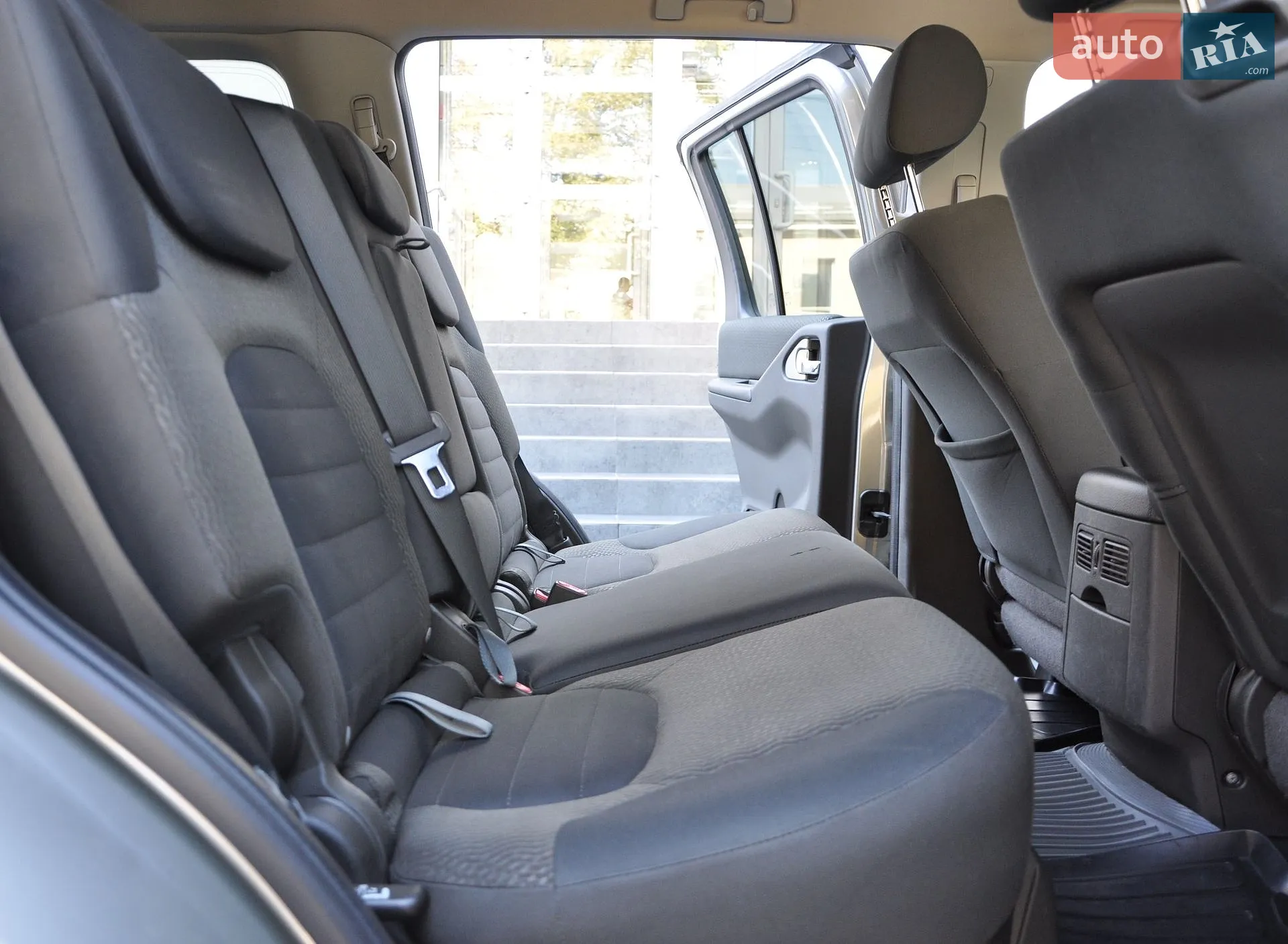 2011 Nissan Pathfinder - мініатюра 21