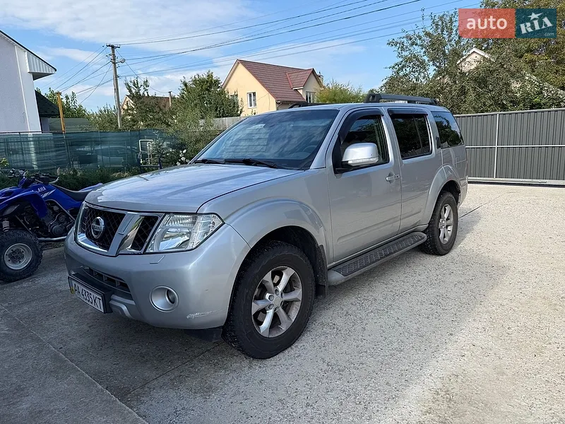 Nissan Pathfinder 2011