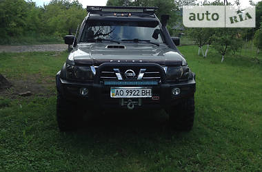 Внедорожник / Кроссовер Nissan Patrol 2003 в Рахове
