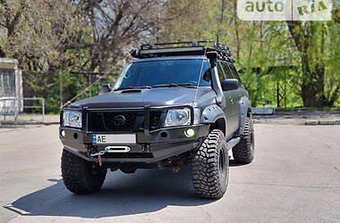 Внедорожник / Кроссовер Nissan Patrol 2005 в Днепре